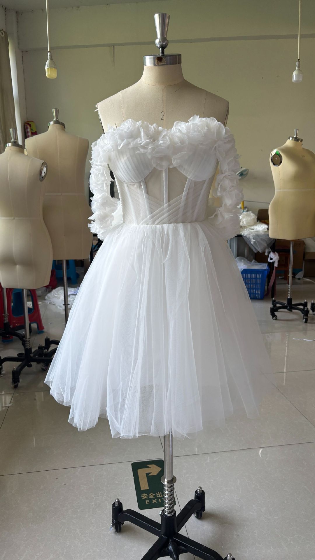 Lace Off-Shoulder Mini Wedding Dress – Elegant Bridal Reception Dress