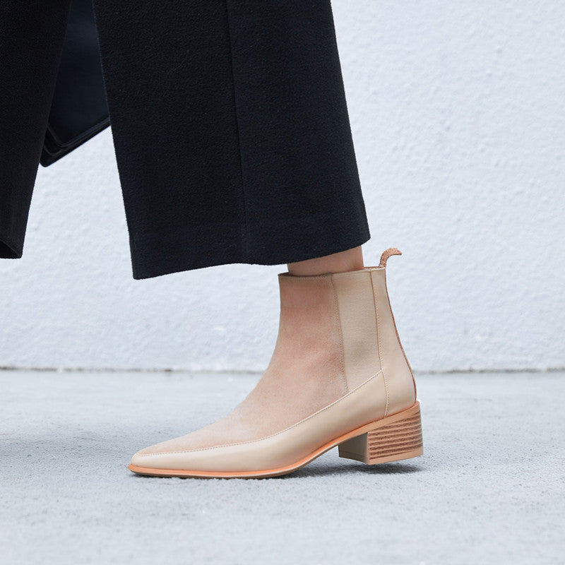 Elegant Leather Chelsea Boots