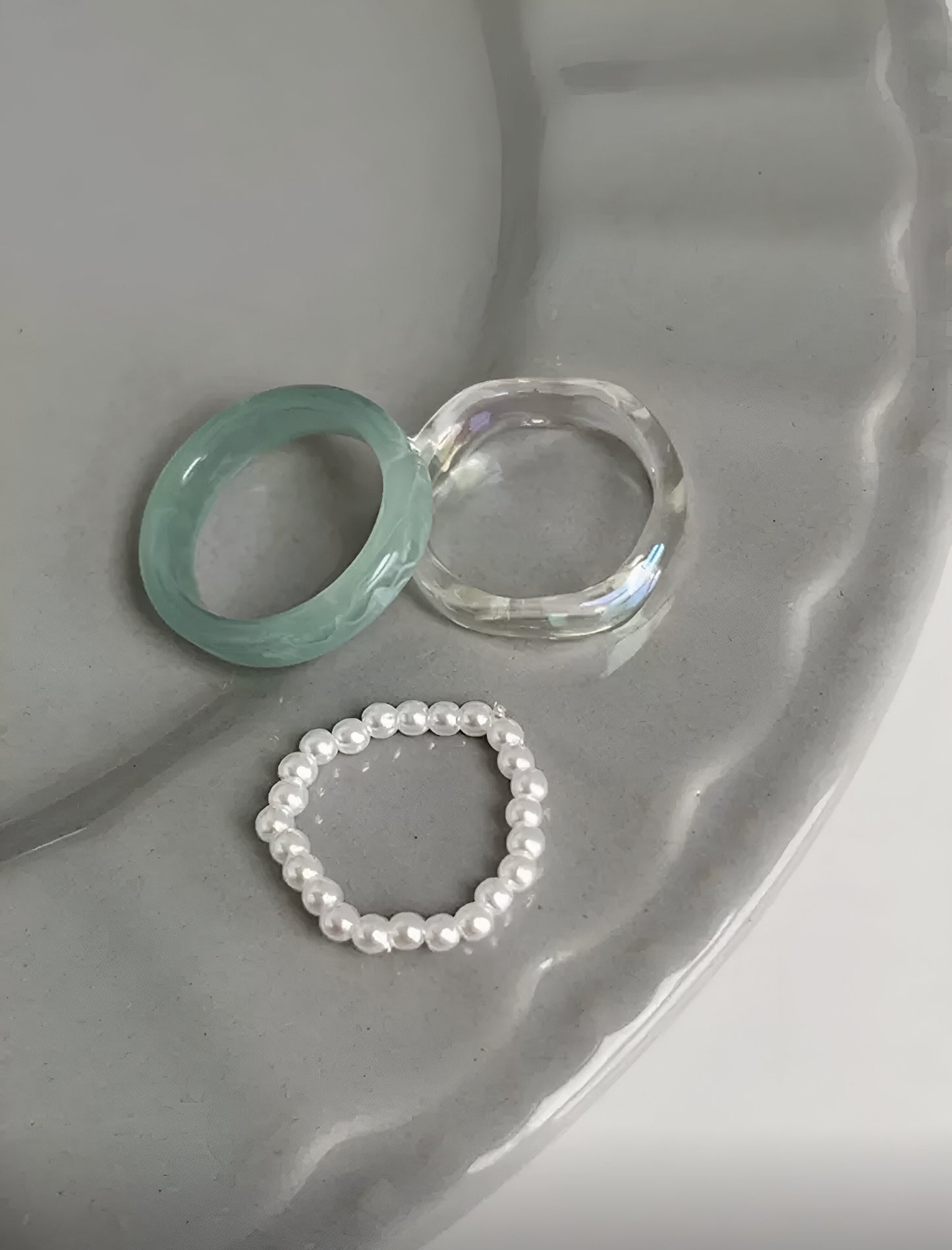 Pearl Elastic Ring & Acrylic Rings Set