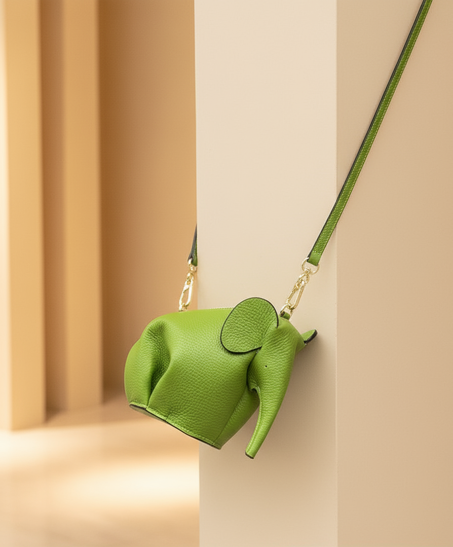 HAVA Éléphant 3D Crossbody – Artistic Statement Bag