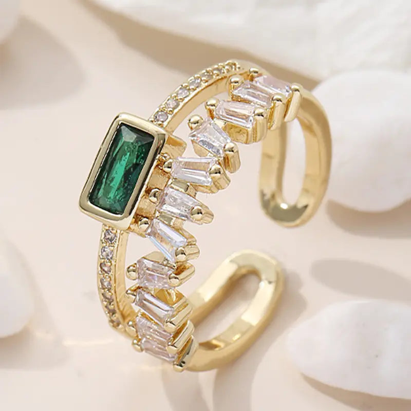 Modern Geometric Zircon Ring in Copper – Elegant Statement Piece