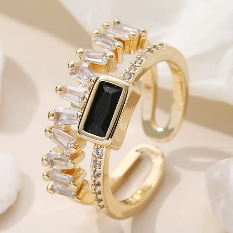 Modern Geometric Zircon Ring in Copper – Elegant Statement Piece