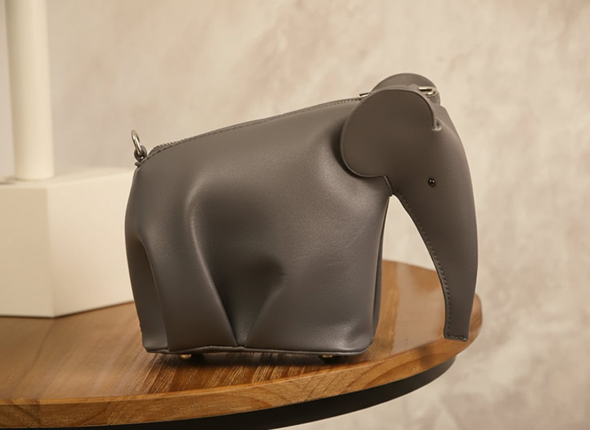 HAVA Éléphant 3D Crossbody – Artistic Statement Bag