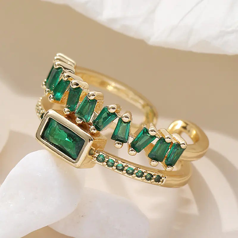 Modern Geometric Zircon Ring in Copper – Elegant Statement Piece